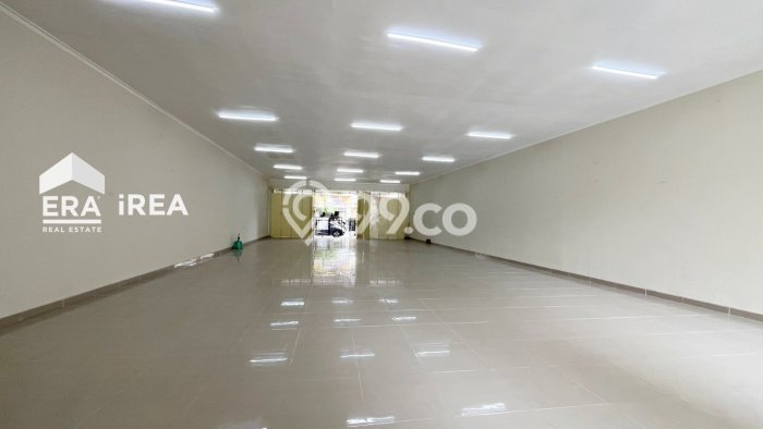 Komersial Disewakan Cepat di Jebres Surakarta LB 450m2 Komersial Disewakan Cepat di Jebres Surakarta LB 450m2