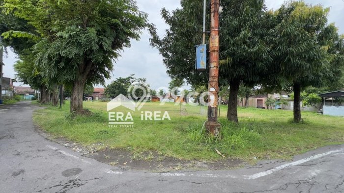 Dijual Tanah di Jaten Solo Luas 2323m2 SHM Dijual Tanah di Jaten Solo Luas 2323m2 SHM