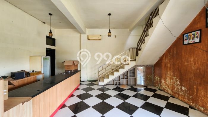 Jual Rumah Bagus Siap Huni LB 182m2 di Banjarsari, Solo Jual Rumah Bagus Siap Huni LB 182m2 di Banjarsari, Solo