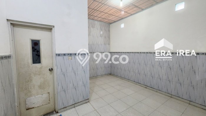 Komersial disewakan lokasi strategis Banjarsari Solo 86m2 Komersial disewakan lokasi strategis Banjarsari Solo 86m2