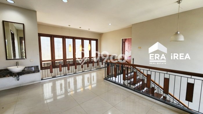 Rumah Mewah Siap Huni LT 240m2 di Solo Baru, Solo Rumah Mewah Siap Huni LT 240m2 di Solo Baru, Solo