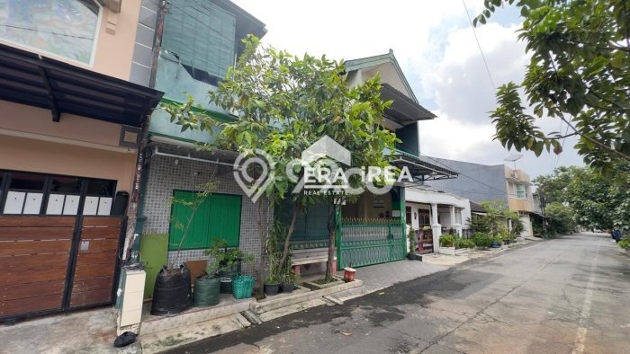For Sale Rumah 6 Kamar Lokasi Ideal Bagus dan Strategis di Colomadu For Sale Rumah 6 Kamar Lokasi Ideal Bagus dan Strategis di Colomadu
