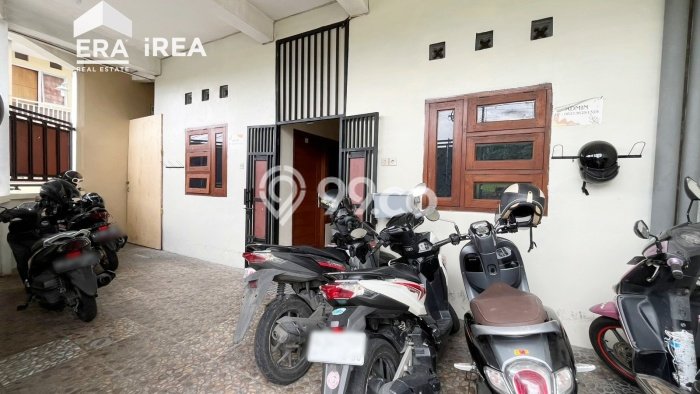 Kost Dijual Lokasi Jebres, Solo, Spesifikasi 24 Kamar Tidur dan Luas 350m2 Kost Dijual Lokasi Jebres, Solo, Spesifikasi 24 Kamar Tidur dan Luas 350m2