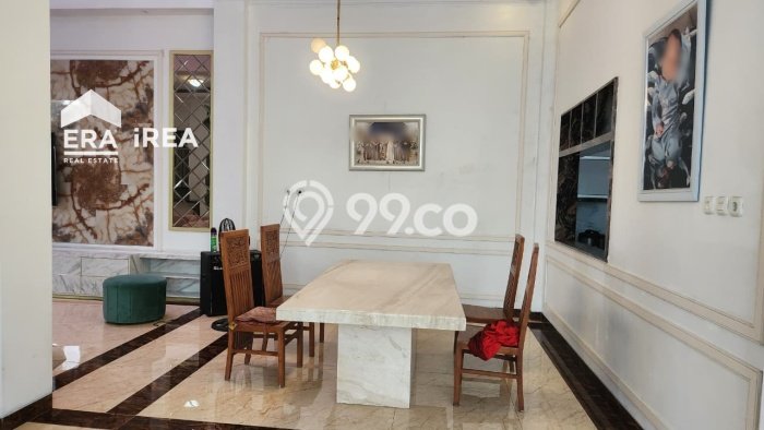 Rumah Mewah Siap Huni LT 488m2 di Banjarsari, Solo Rumah Mewah Siap Huni LT 488m2 di Banjarsari, Solo