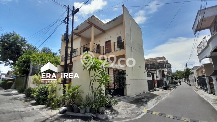 Rumah Modern Cantik 3 Kamar Siap Huni di Laweyan Rumah Modern Cantik 3 Kamar Siap Huni di Laweyan