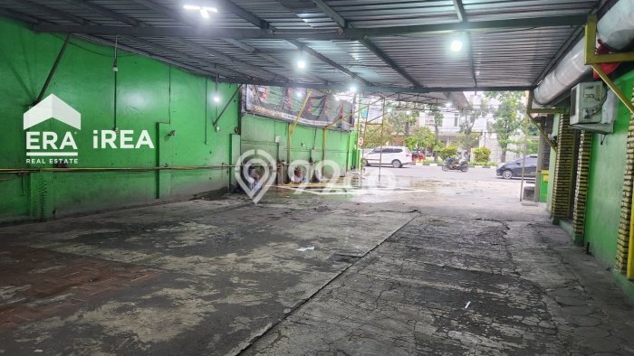 Area Strategis! Disewakan Komersial Lokasi Laweyan, Solo Cocok untuk Bisnis Area Strategis! Disewakan Komersial Lokasi Laweyan, Solo Cocok untuk Bisnis