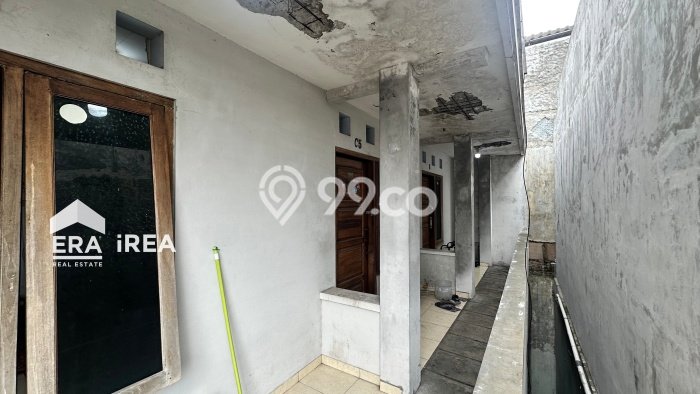 Peluang Investasi! Rumah Kost Dijual di Banjarsari, Solo, 28 KT, 27 KM, Luas 1069m2 Peluang Investasi! Rumah Kost Dijual di Banjarsari, Solo, 28 KT, 27 KM, Luas 1069m2