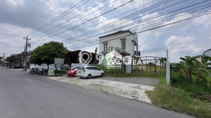 Rumah Mewah Siap Huni LT 1832m2 di Kartasura, Sukoharjo Rumah Mewah Siap Huni LT 1832m2 di Kartasura, Sukoharjo