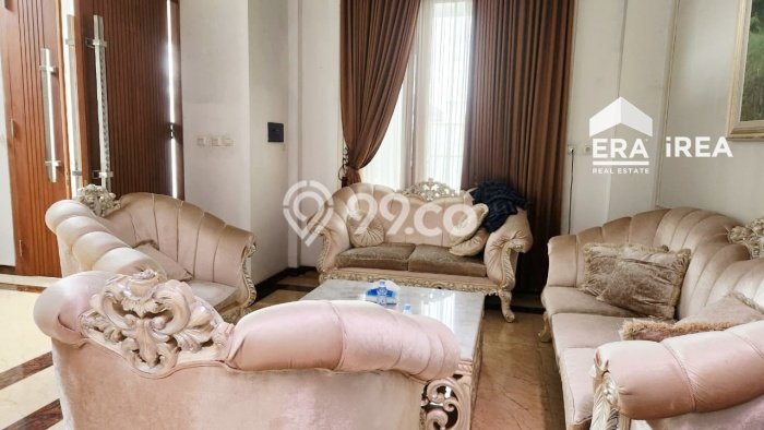 Rumah Mewah Siap Huni LT 488m2 di Banjarsari, Solo Rumah Mewah Siap Huni LT 488m2 di Banjarsari, Solo