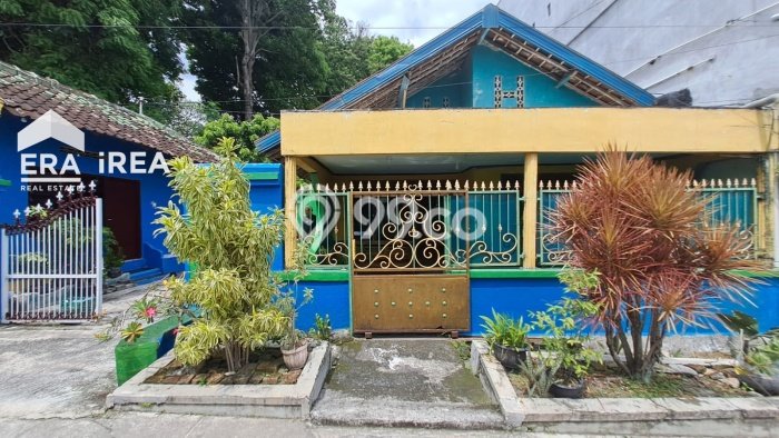 Rumah Strategis Modern Lb 200m2 di Jebres, Solo Rumah Strategis Modern Lb 200m2 di Jebres, Solo
