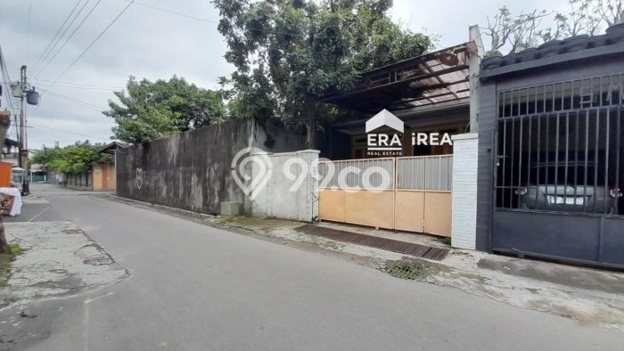 Hunian Cantik Modern Lb 200m2 di Solo Baru, Solo Hunian Cantik Modern Lb 200m2 di Solo Baru, Solo