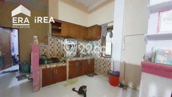 Unit Komersial Dijual di Polokarto Sukoharjo Luas Tanah 219m2, Luas Bangunan 400m2 Unit Komersial Dijual di Polokarto Sukoharjo Luas Tanah 219m2, Luas Bangunan 400m2