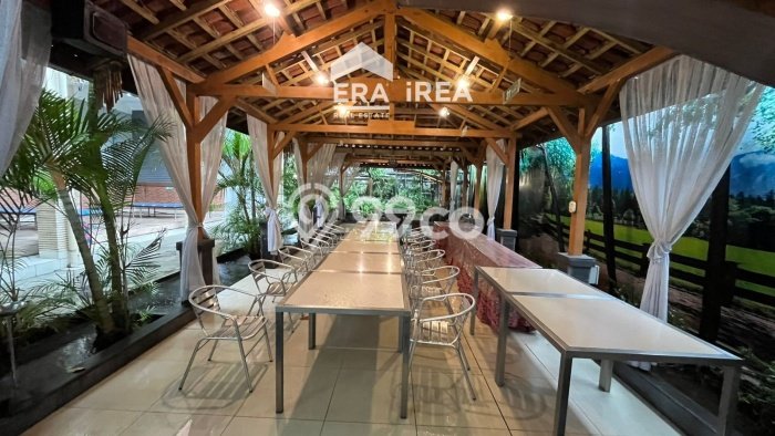 Unit Komersial Paling Strategis di Banjarsari Solo dengan LB 1800m2 Unit Komersial Paling Strategis di Banjarsari Solo dengan LB 1800m2