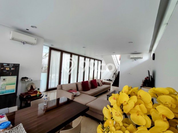 Rumah Elit Modern Tanpa Renovasi di Kemang Jakarta Selatan Rumah Elit Modern Tanpa Renovasi di Kemang Jakarta Selatan