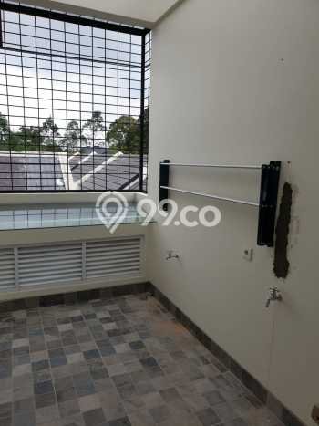 Rumah Strategis Modern Lb 128m2 di BSD, Tangerang Selatan Rumah Strategis Modern Lb 128m2 di BSD, Tangerang Selatan