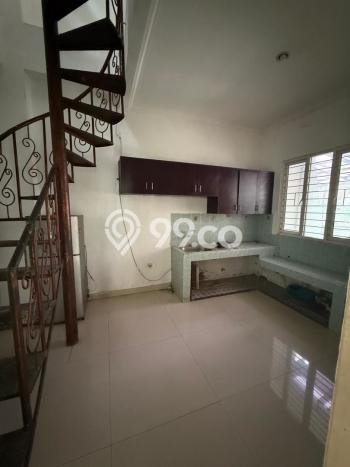 Lokasi strategis! Rumah siap pakai dikontrakkan di Serpong Utara LB 133m2 Lokasi strategis! Rumah siap pakai dikontrakkan di Serpong Utara LB 133m2