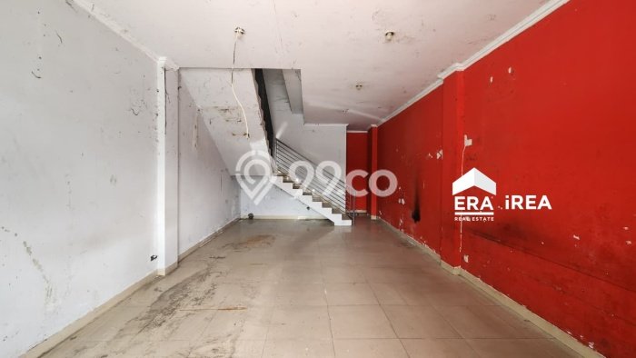 Komersial Bagus LT 71m2 LB 94m2 Dijual di Banjarsari Solo Komersial Bagus LT 71m2 LB 94m2 Dijual di Banjarsari Solo