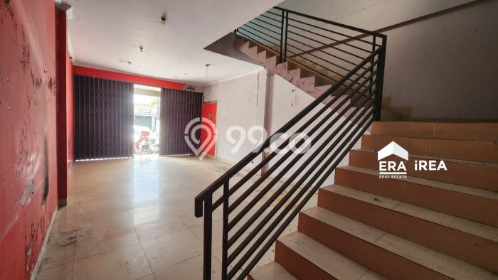 Komersial Bagus LT 71m2 LB 94m2 Dijual di Banjarsari Solo Komersial Bagus LT 71m2 LB 94m2 Dijual di Banjarsari Solo