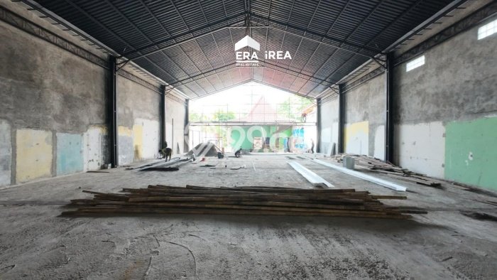 Komersial Disewakan Cepat di Manahan Solo LB 500m2 Komersial Disewakan Cepat di Manahan Solo LB 500m2