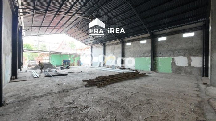 Komersial Disewakan Cepat di Manahan Solo LB 500m2 Komersial Disewakan Cepat di Manahan Solo LB 500m2