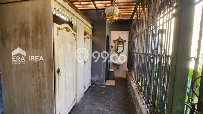 Untuk Dijual Komersial di Laweyan Solo LT 320m2 / LB 240m2 Untuk Dijual Komersial di Laweyan Solo LT 320m2 / LB 240m2