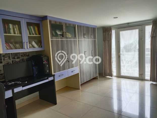Jual Rumah Mewah Megah Dengan View Eksklusif di Pegadungan, Jakarta Barat Jual Rumah Mewah Megah Dengan View Eksklusif di Pegadungan, Jakarta Barat