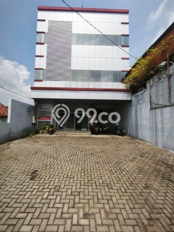 Disewakan Ruko komersial di Sumber luas bangunan 470m2 Disewakan Ruko komersial di Sumber luas bangunan 470m2