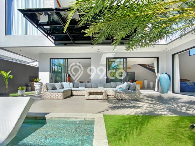 Vila Terawat Kawasan , Luas 300m2m², Lokasi Strategis dengan akses bagus Vila Terawat Kawasan , Luas 300m2m², Lokasi Strategis dengan akses bagus