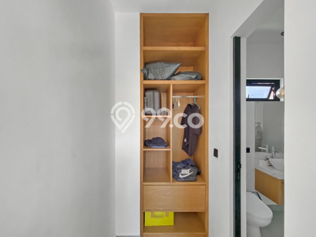 Vila Terawat Kawasan , Luas 300m2m², Lokasi Strategis dengan akses bagus Vila Terawat Kawasan , Luas 300m2m², Lokasi Strategis dengan akses bagus