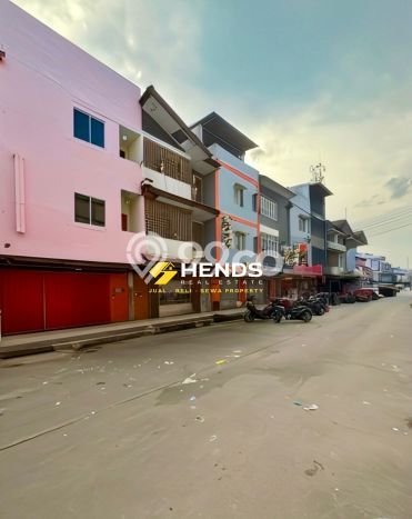 Ruko Premium Kawasan Nagoya, Luas 270m², Area Bisnis, Lokasi Ramai Ruko Premium Kawasan Nagoya, Luas 270m², Area Bisnis, Lokasi Ramai