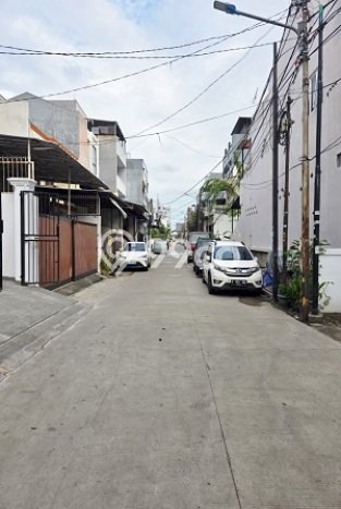 Disewakan! Rumah 4 Kamar Tidur &
5 Kamar Mandi di Tanjung Duren, Jakarta Barat Disewakan! Rumah 4 Kamar Tidur &
5 Kamar Mandi di Tanjung Duren, Jakarta Barat