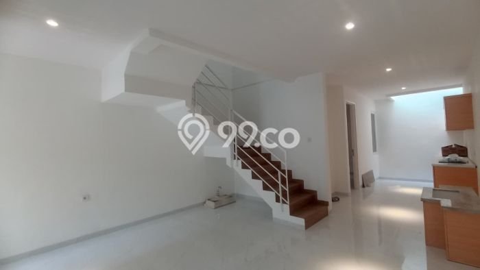 Jual Rumah Strategis Bagus Punya 3 KT di Kelapa Gading Jakarta Utara SHM Jual Rumah Strategis Bagus Punya 3 KT di Kelapa Gading Jakarta Utara SHM