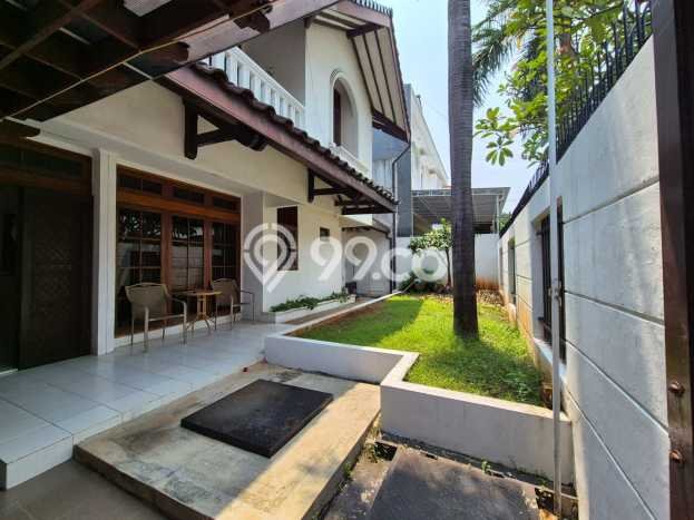 Ready to Use! Premium House LT 241m2 Desain Elegan di Pulomas Ready to Use! Premium House LT 241m2 Desain Elegan di Pulomas