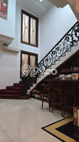 Siap Huni Rumah Mewah 8 Kamar di Kelapa Gading Dekat ke Mana Pun Siap Huni Rumah Mewah 8 Kamar di Kelapa Gading Dekat ke Mana Pun