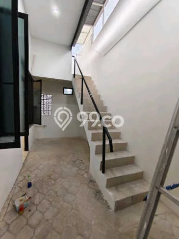 Lokasi strategis! Rumah siap pakai disewakan di Rungkut LB 120m2 Lokasi strategis! Rumah siap pakai disewakan di Rungkut LB 120m2
