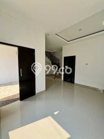 Rumah Luas Asri 3 KT Siap Pakai di Cinere Jakarta Selatan Rumah Luas Asri 3 KT Siap Pakai di Cinere Jakarta Selatan