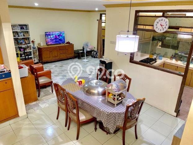 Jual Rumah Luas Elegan Dengan View Eksklusif di Utan Kayu, Jakarta Timur Jual Rumah Luas Elegan Dengan View Eksklusif di Utan Kayu, Jakarta Timur