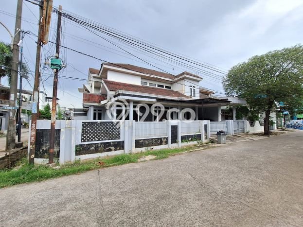 Jual Rumah Luas Elegan Dengan View Cantik di Jati Asih, Bekasi Jual Rumah Luas Elegan Dengan View Cantik di Jati Asih, Bekasi