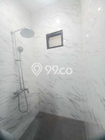 Ready to Use! Luxury House LT 180m2 Desain Modern di Pondok Kelapa Ready to Use! Luxury House LT 180m2 Desain Modern di Pondok Kelapa