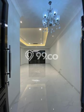 Rumah Modern Minimalis 5 Kamar Siap Huni di Ciracas Rumah Modern Minimalis 5 Kamar Siap Huni di Ciracas