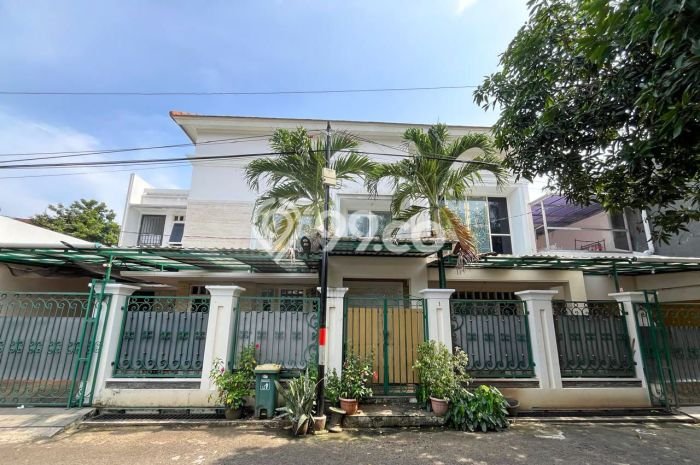 Rumah Luxury Modern Tanpa Renovasi di Rawamangun Jakarta Timur Rumah Luxury Modern Tanpa Renovasi di Rawamangun Jakarta Timur