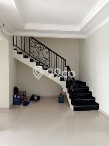 Jual Rumah Mewah Elegan Dengan View Eksklusif di Rawamangun, Jakarta Timur Jual Rumah Mewah Elegan Dengan View Eksklusif di Rawamangun, Jakarta Timur