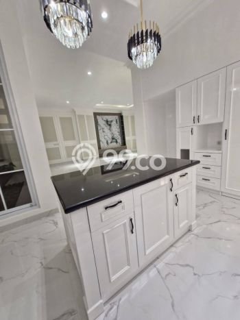Rumah Elit Modern Siap Huni di Joglo Jakarta Barat Rumah Elit Modern Siap Huni di Joglo Jakarta Barat