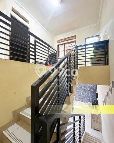 Jual Rumah Mewah Megah Dengan View Cantik di Pondok Kelapa, Jakarta Timur Jual Rumah Mewah Megah Dengan View Cantik di Pondok Kelapa, Jakarta Timur