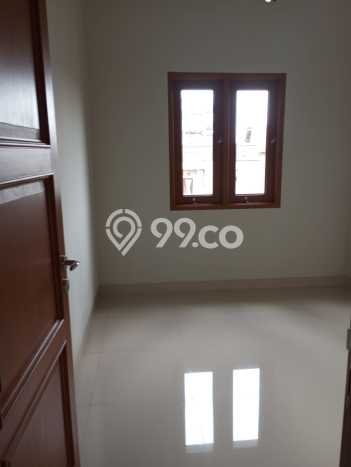 For Sale Rumah 4 Kamar Lokasi Ideal Bagus dan Strategis di Kramat Jati For Sale Rumah 4 Kamar Lokasi Ideal Bagus dan Strategis di Kramat Jati