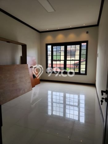 Siap Huni Rumah Mewah 5 Kamar di Duren Sawit Dekat ke Mana Pun Siap Huni Rumah Mewah 5 Kamar di Duren Sawit Dekat ke Mana Pun