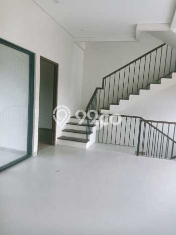 Rumah Mewah Siap Huni LT 155m2 di Duren Sawit, Jakarta Timur Rumah Mewah Siap Huni LT 155m2 di Duren Sawit, Jakarta Timur