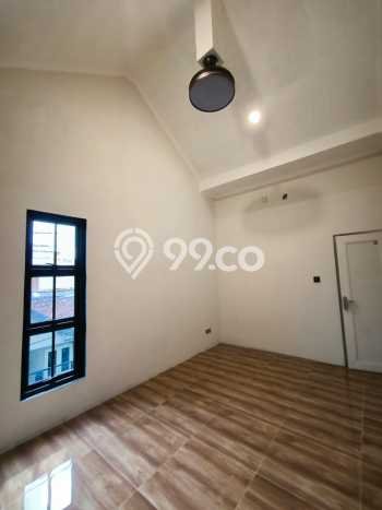 Rumah Strategis Modern Lb 140m2 di Duren Sawit, Jakarta Timur Rumah Strategis Modern Lb 140m2 di Duren Sawit, Jakarta Timur