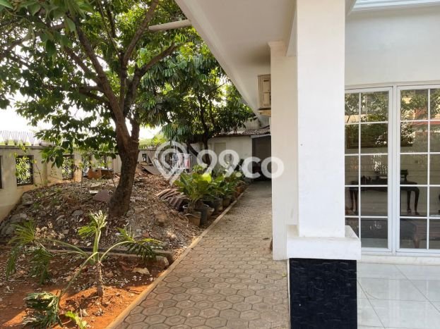 Rumah Luxury Modern Tanpa Renovasi di Pondok Bambu Jakarta Timur Rumah Luxury Modern Tanpa Renovasi di Pondok Bambu Jakarta Timur