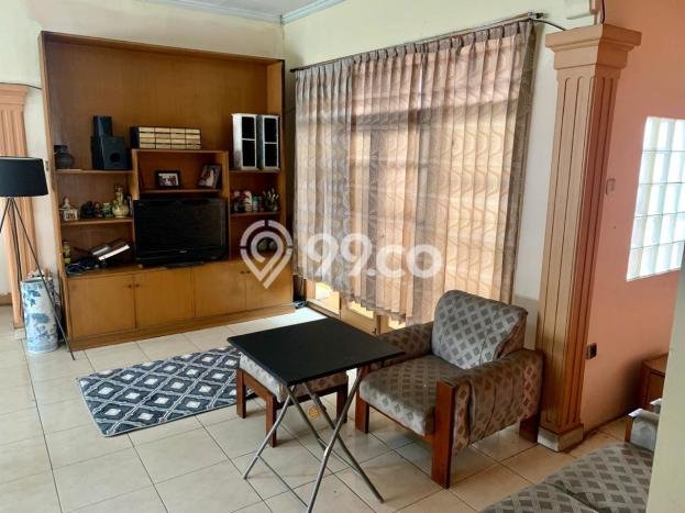 Jual Rumah Luas Elegan Dengan View Eksklusif di Utan Kayu, Jakarta Timur Jual Rumah Luas Elegan Dengan View Eksklusif di Utan Kayu, Jakarta Timur